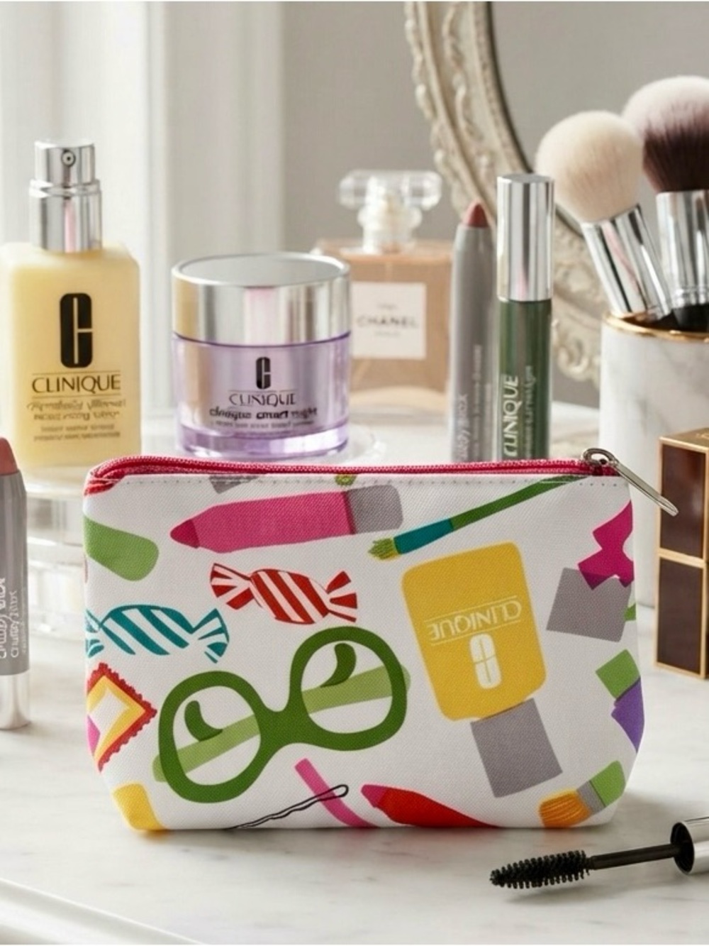 CLINIQUE COLORFUL PLAYFUL DESIGN COSMETIC BAG
